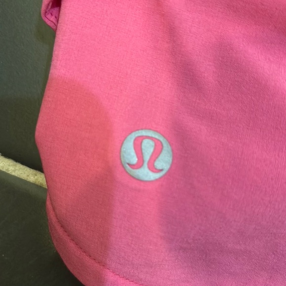 Lululemon speed up 4” shorts in sonic pink - Picture 4 of 5